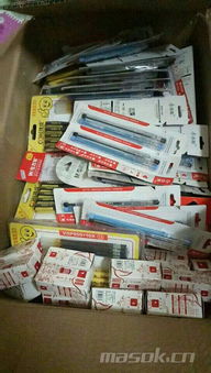 超市办公用品清仓处理 水笔等文具实惠选购指南